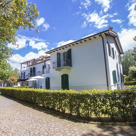 Residence Casa Bianca Marina di Massa Exterior photo