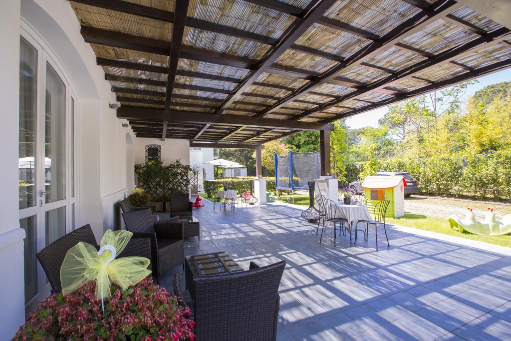 Residence Casa Bianca Marina di Massa Exterior photo